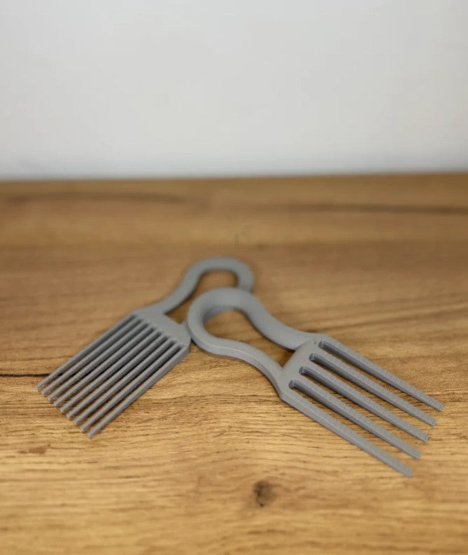 מנקה מברשות לשיער