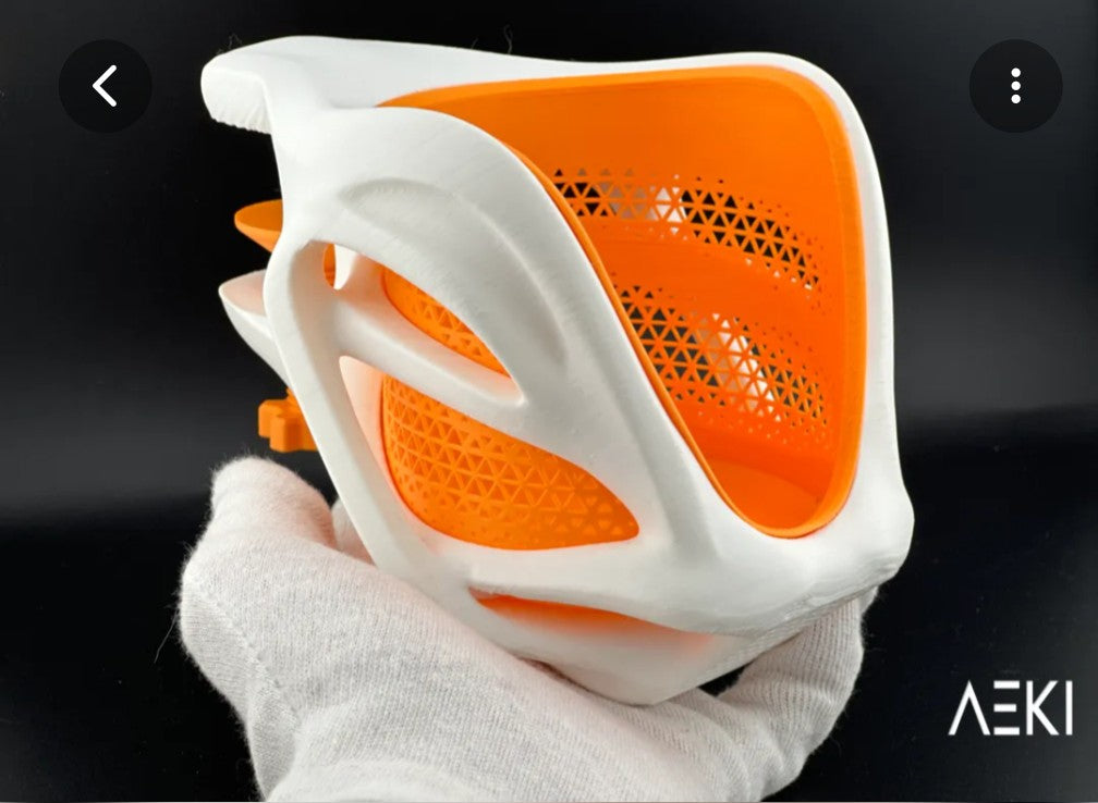 מחזיר כוסות לשולחן