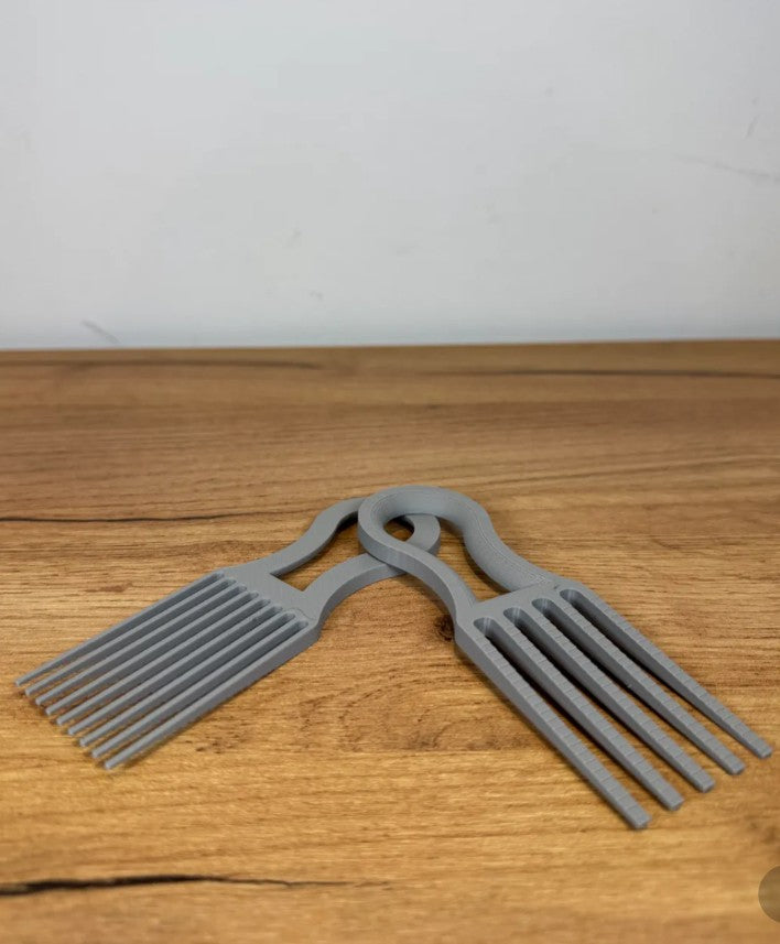 מנקה מברשות לשיער